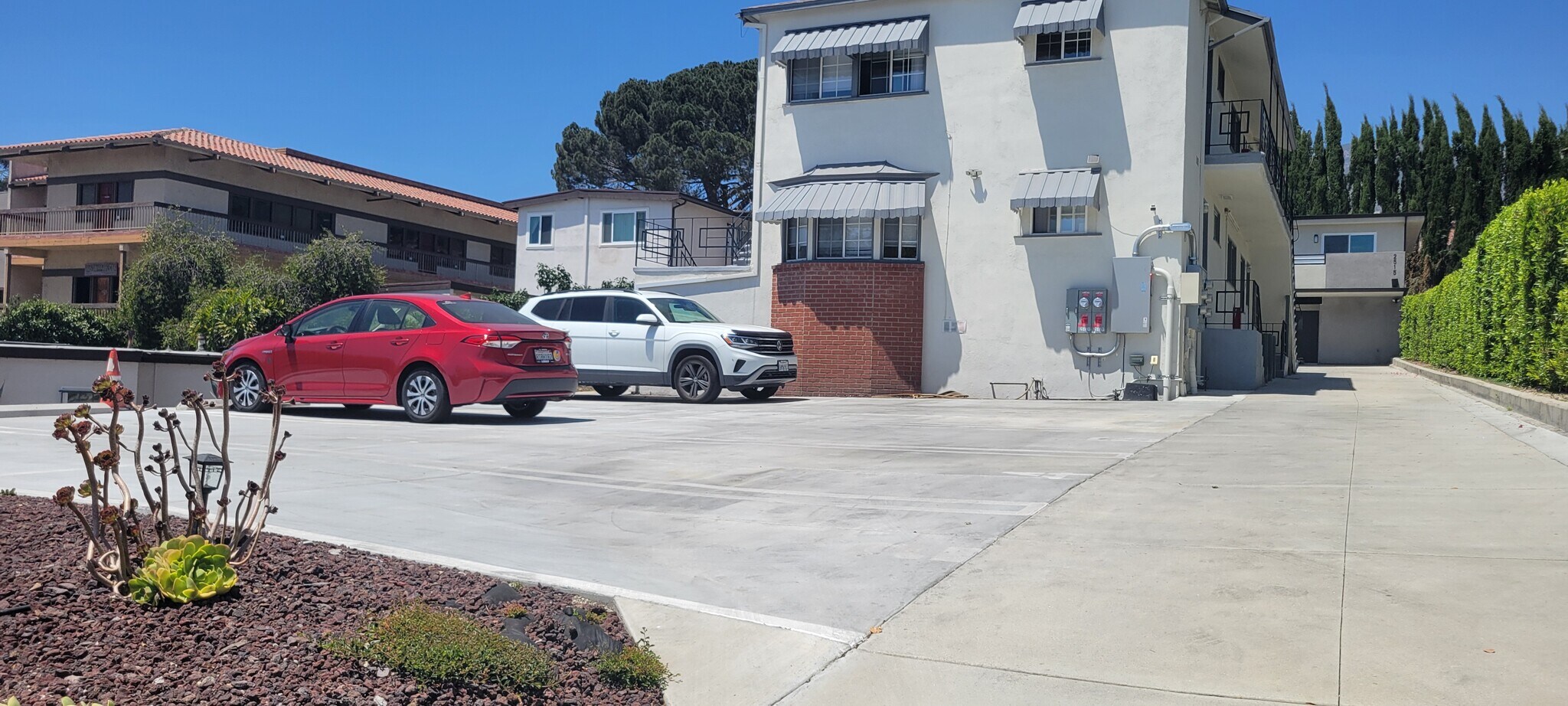 Building Photo - 2515 1/2 Foothill Blvd