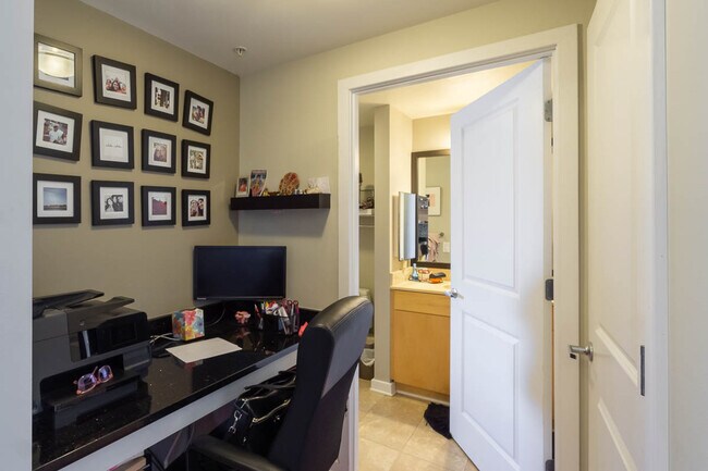Building Photo - 475 K St NW