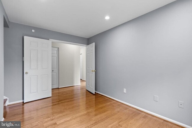 Building Photo - 1119 Halesworth Dr