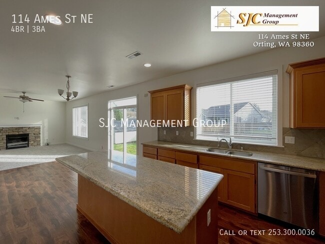 Building Photo - 114 Ames St NE