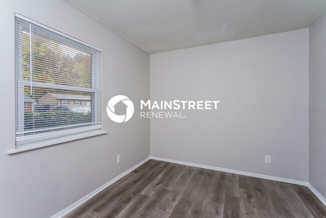 Building Photo - 3 Bedroom Pet-Friendly Home in LOUISVILLE,...