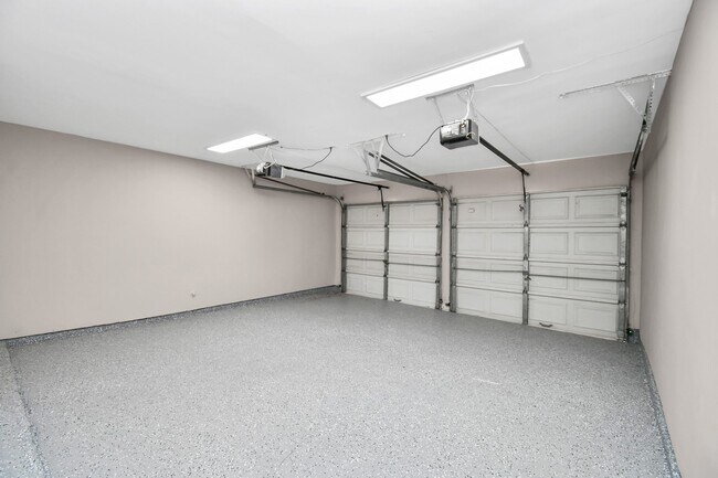 Building Photo - 14326 Little Willow Walk