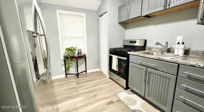 Building Photo - 1718 White St