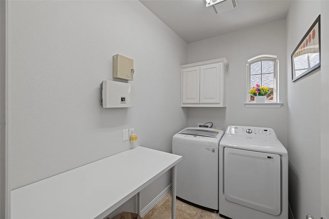 Building Photo - 12381 Bethel Dr