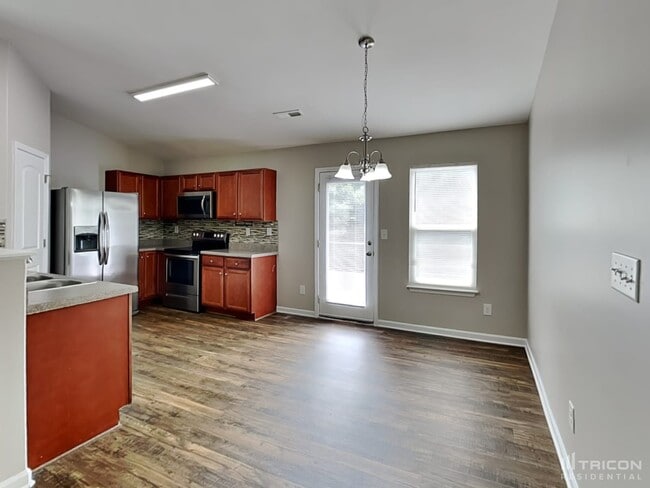 Building Photo - 4824 Lynn Lee Cir