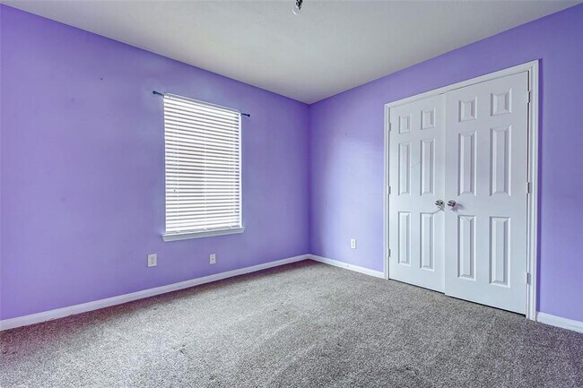 Building Photo - This one-story, three-bedroom, two bath ho...