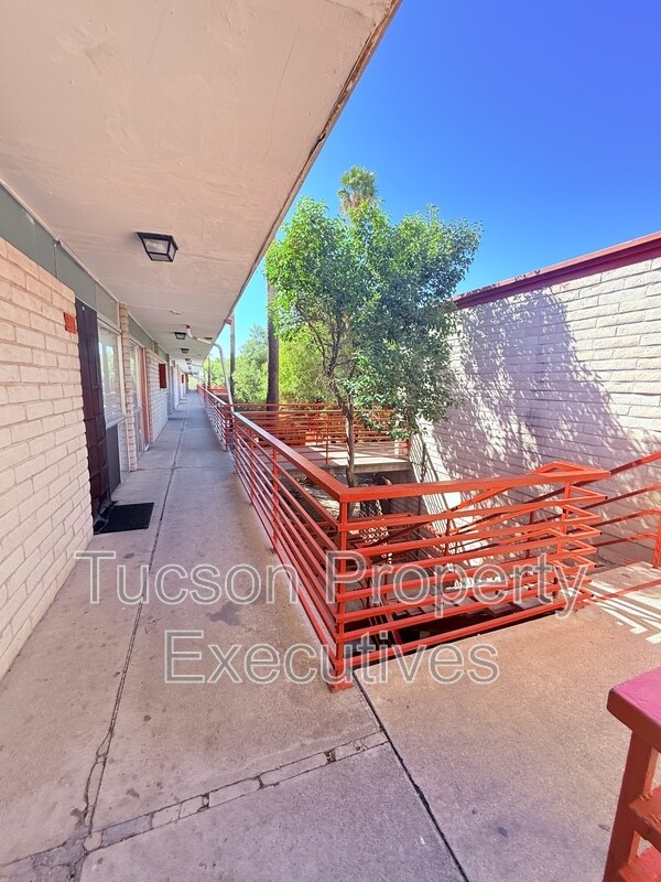 Building Photo - 20 N Leonora Ave
