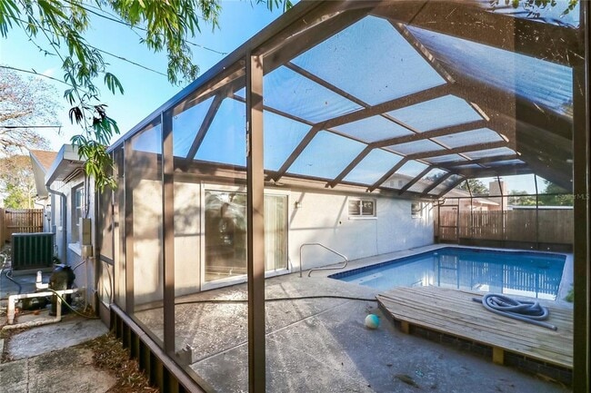 Building Photo - 8653 Sabal Way