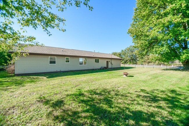 Building Photo - 3 bed 2 bath home in Wheeler