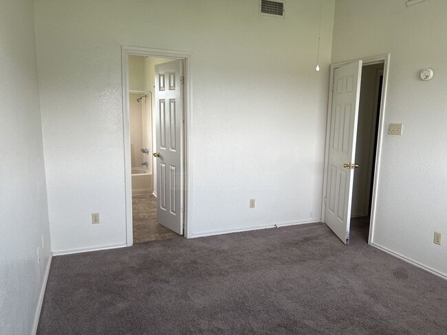 Building Photo - 2305 Purser Dr