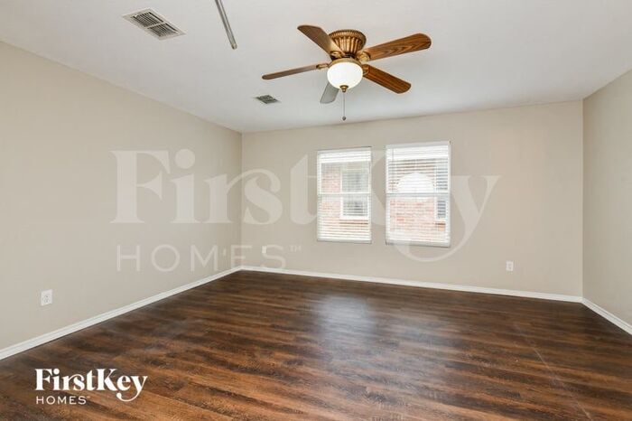 Building Photo - 1836 Kittredge Way