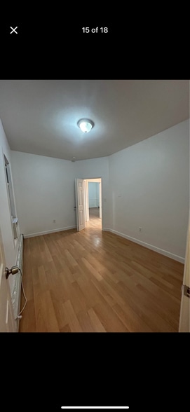 Building Photo - 466 Cortlandt St