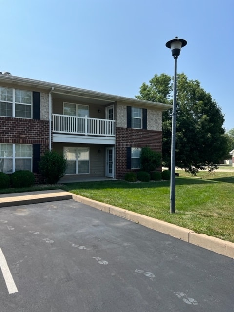 Building Photo - 406 S Church St