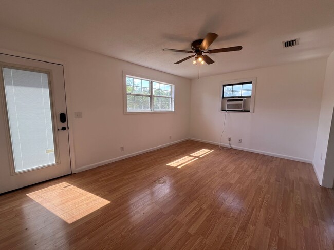 Building Photo - Charming Updated 2-Bedroom Home on 1 Acre ...
