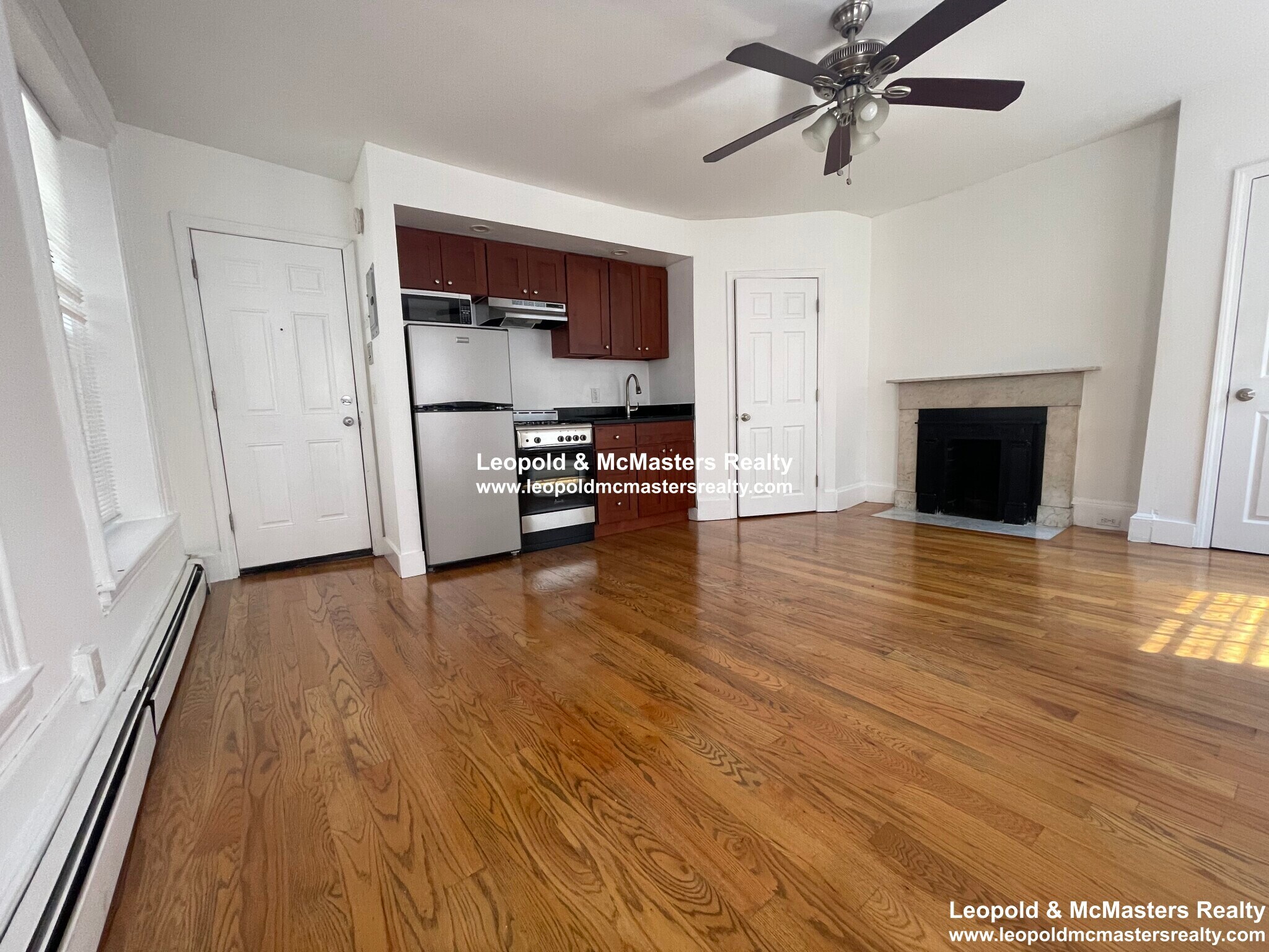 Building Photo - 22 Joy St