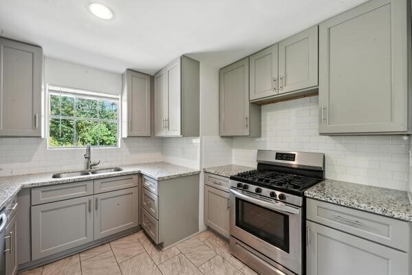 Building Photo - 10615 Twin Oak Dr