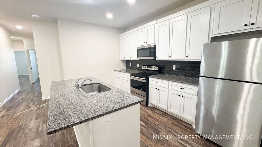 Building Photo - 5526 122nd St