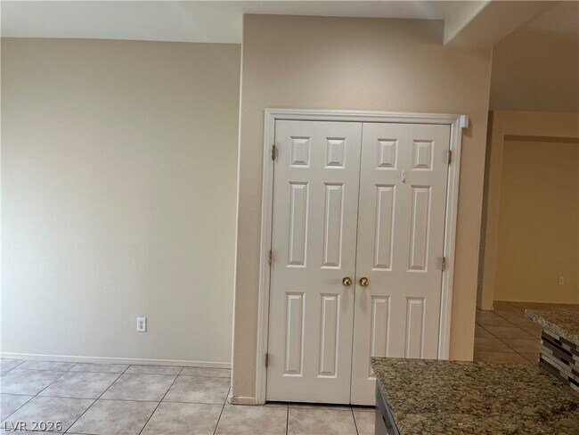 Building Photo - 10922 Moonbeam Glow Ln