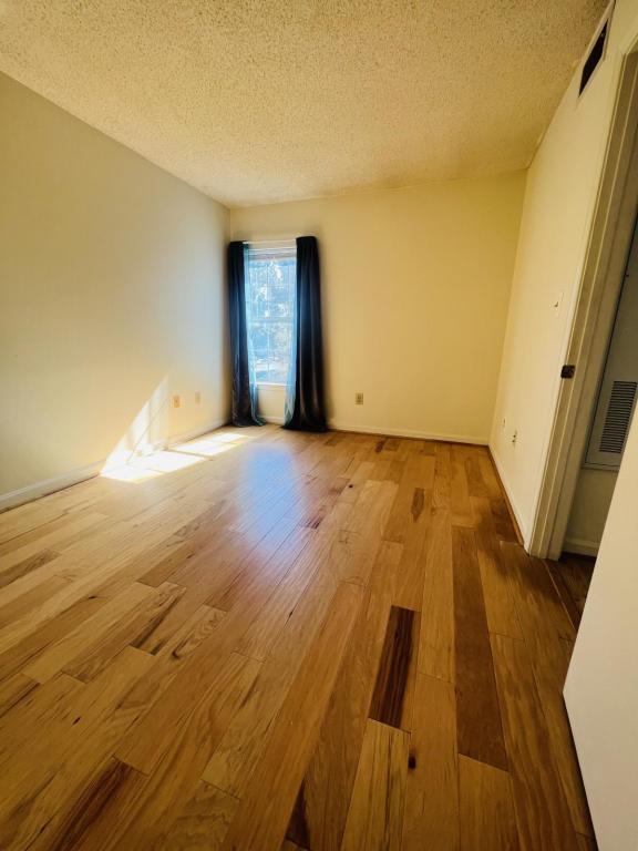 Building Photo - 10417 Beacon Ridge Dr