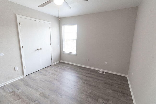 Building Photo - 1427 Greensboro Dr