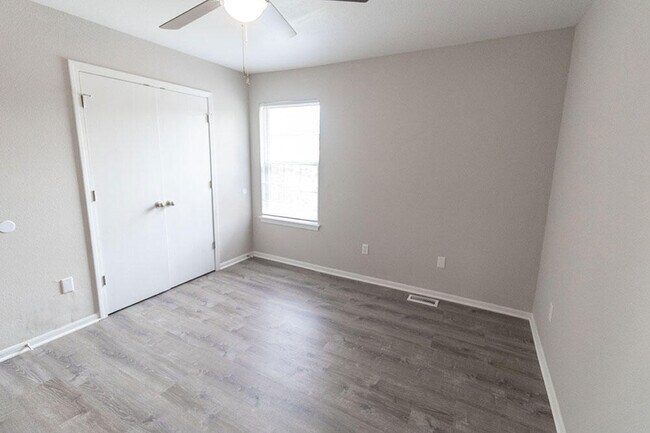 Building Photo - 5211 Currituck Ln