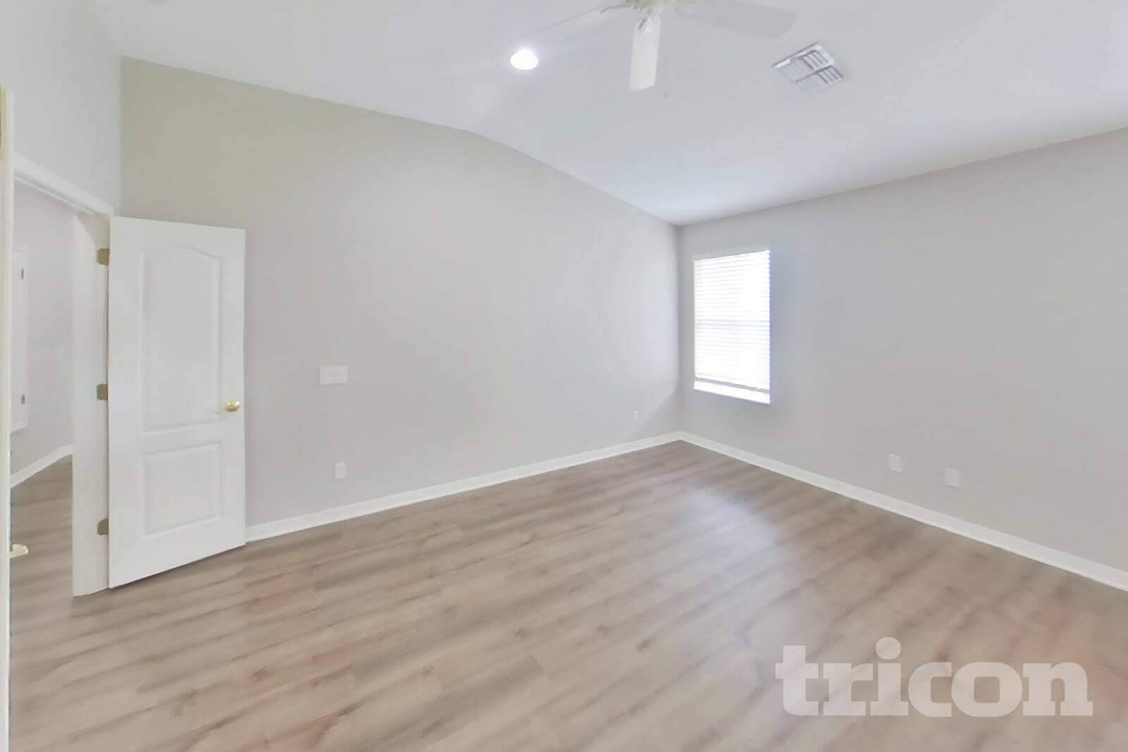 Building Photo - 16651 Midsummer Ln