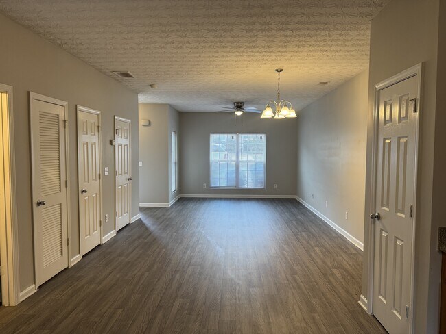 Building Photo - 1725 Carrington Dr