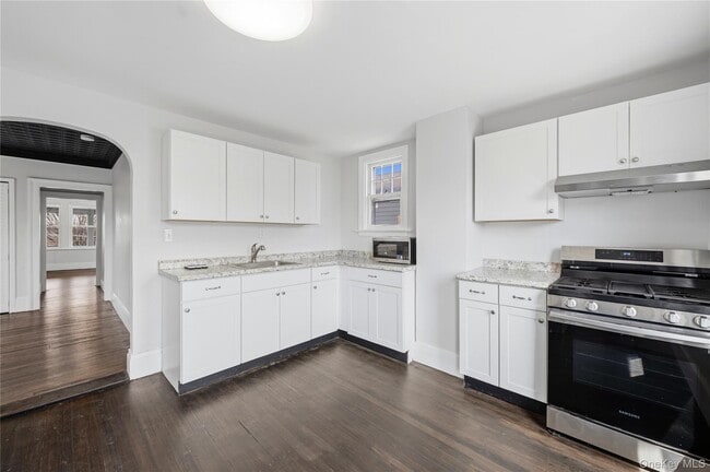 Building Photo - 45 S Robinson Ave