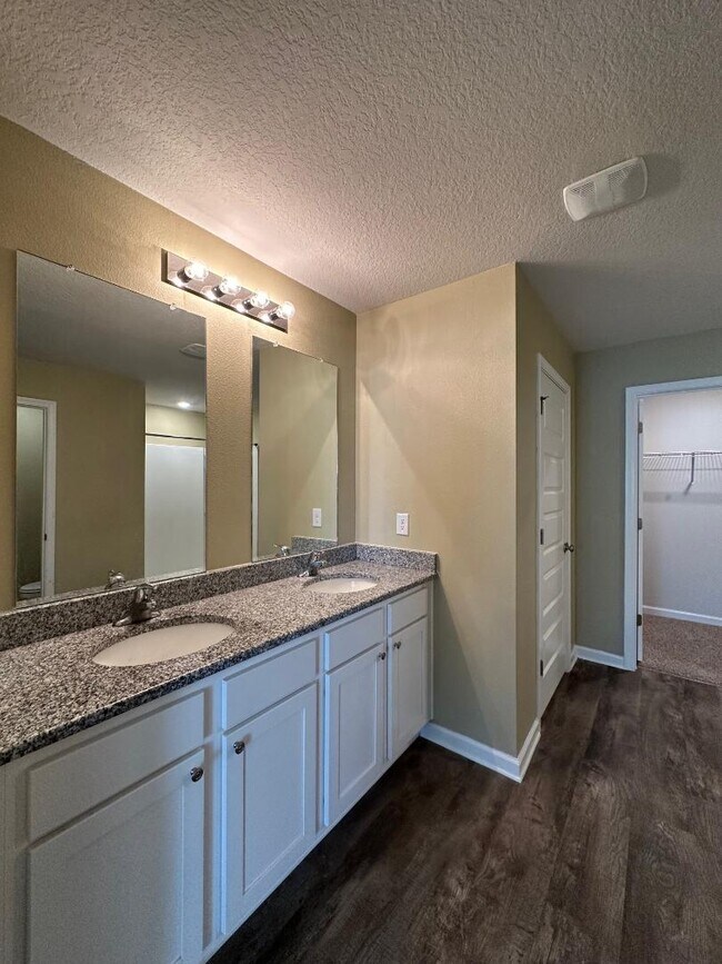 Building Photo - 3998 Whitetail Ln