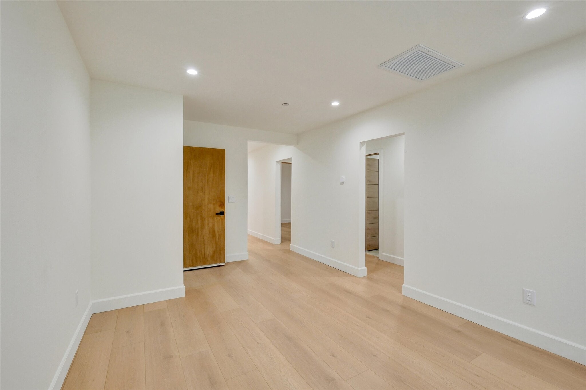 Building Photo - 5348 Thornburn St