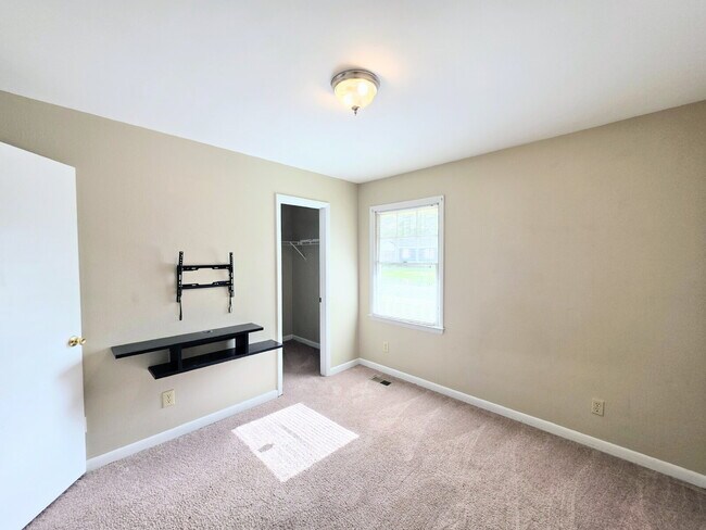 Building Photo - 1179 Butterwood Cir
