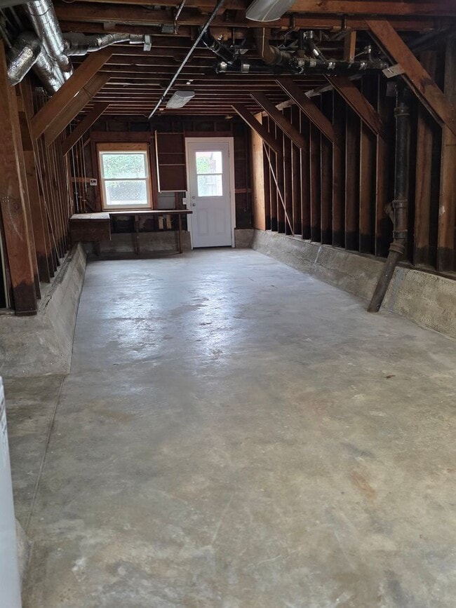 Building Photo - Remodeled Home 2 Blocks from Ocean Beach