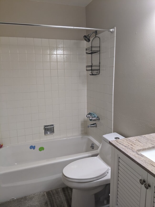 Building Photo - 2089 S Deframe St