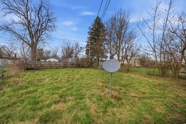 Building Photo - 1614 W 18th St