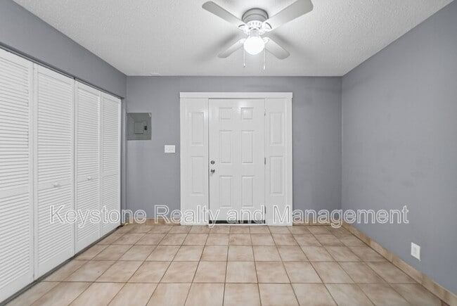 Building Photo - 1269 State Line Rd