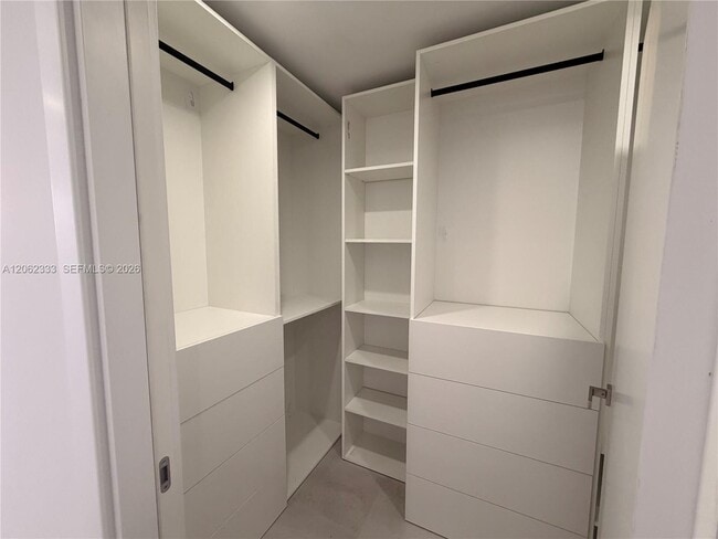 Building Photo - 151 Crandon Blvd