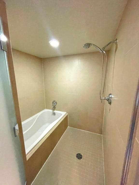 Building Photo - 1837 Kalakaua Ave