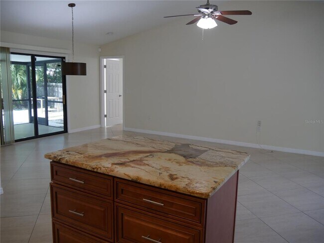 Building Photo - 3026 Vinson Ave