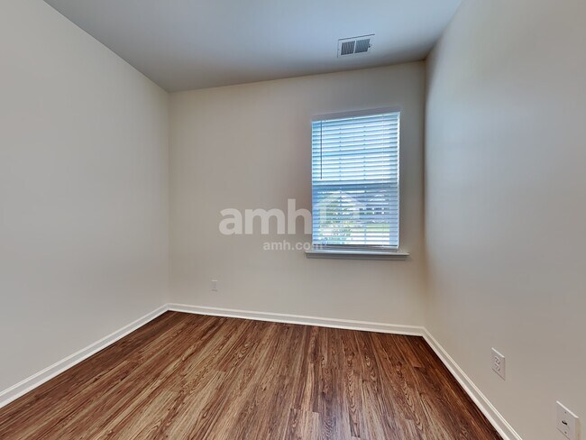 Building Photo - 9684 Spencer Woods Rd