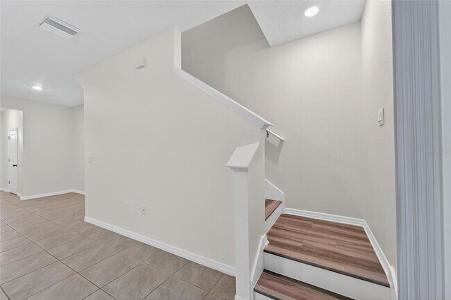 Building Photo - 5068 Captain Davis Dr