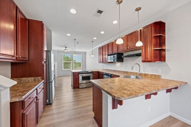 Building Photo - Comfortable Broomfield Townhome Close to Shopping & Trails