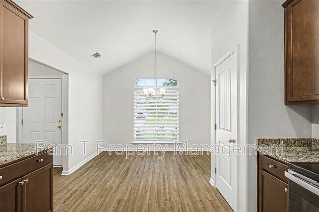 Building Photo - 20 Swallow Tail Cir