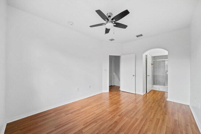 Building Photo - 717 SW 107th Ave