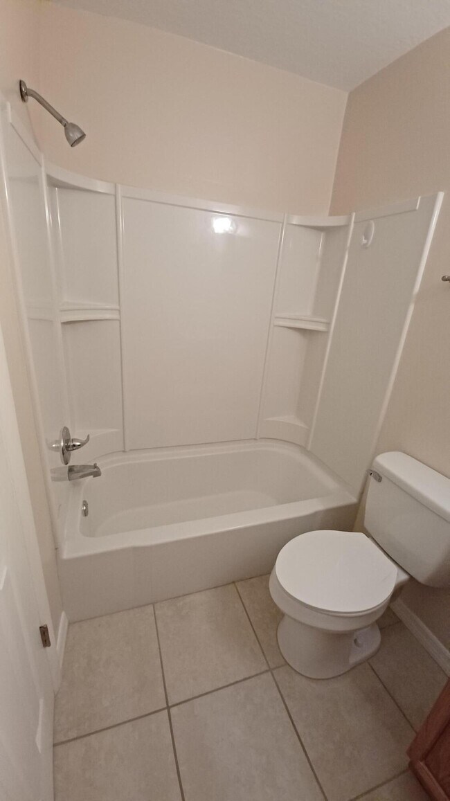 Building Photo - 280 Ulster Ln