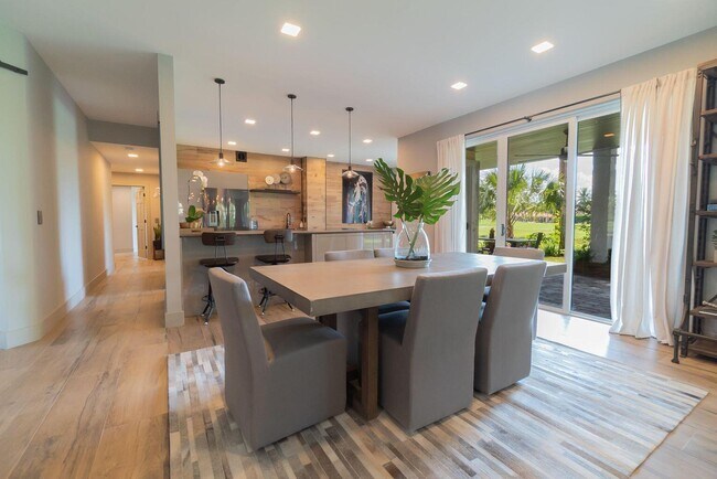 Building Photo - 11829 Pebblewood Dr