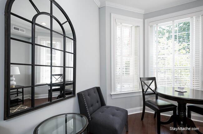 Building Photo - 1724 21st St NW