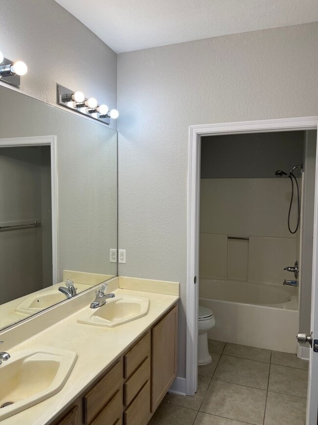 Building Photo - 7400 W Flamingo Rd