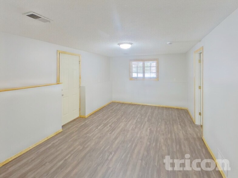 Building Photo - 18829 147th St NW