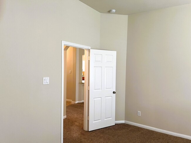 Building Photo - 25123 Ibris Ranch Dr