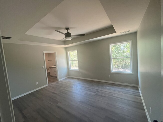 Building Photo - Nearly new, 3-Bed, 2-Bath home: Springfiel...